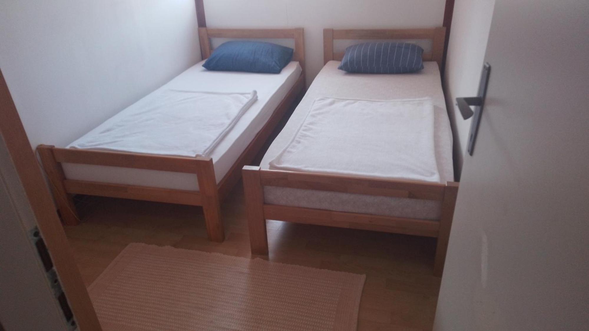 Red Apartman Требине Екстериор снимка