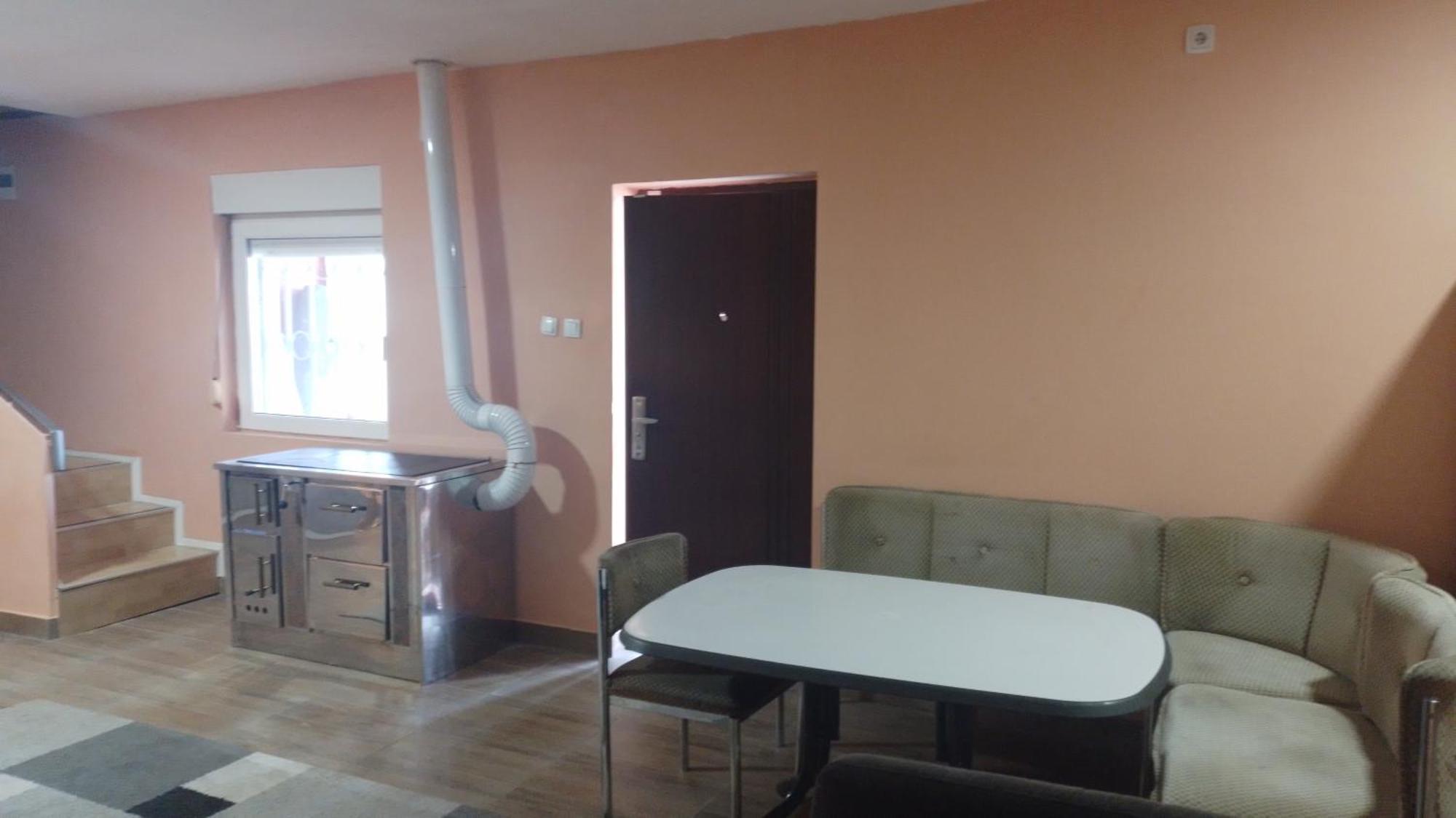 Red Apartman Требине Екстериор снимка